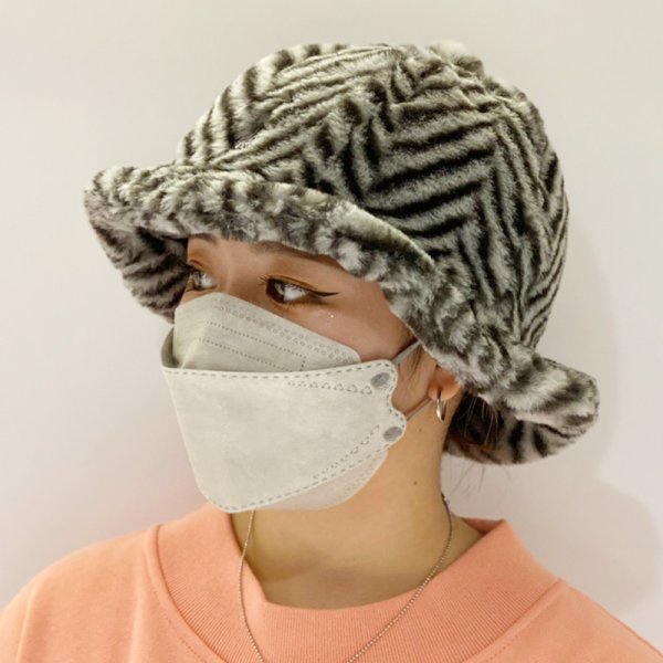 画像11: 【ラストMのみ】KANGOL(カンゴール) “FAUX FUR CASUAL” (11)