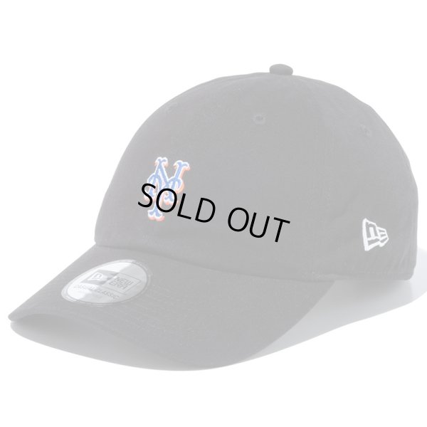 画像1: NEWERA（ニューエラ）“MLB Casual Classic ニューヨーク・メッツ ミッドロゴ ブラック × スノーホワイト/ロイヤル/オレンジエイド” (1)