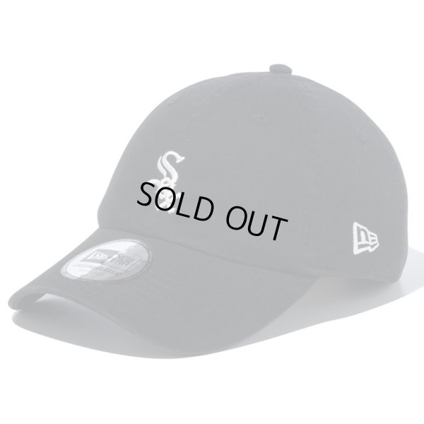 画像1: NEWERA（ニューエラ）“カジュアルクラシック MLB Casual Classic シカゴ・ホワイトソックス ミッドロゴ ブラック × クロームホワイト” (1)