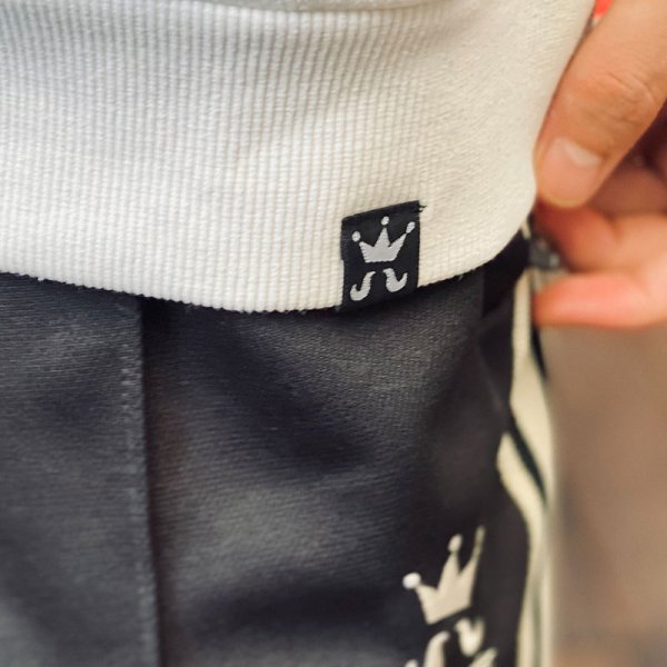 画像13: 【ラストLのみ】KINGSIZE（キングサイズ）“KING EMBOSS CREWSWEAT” (13)