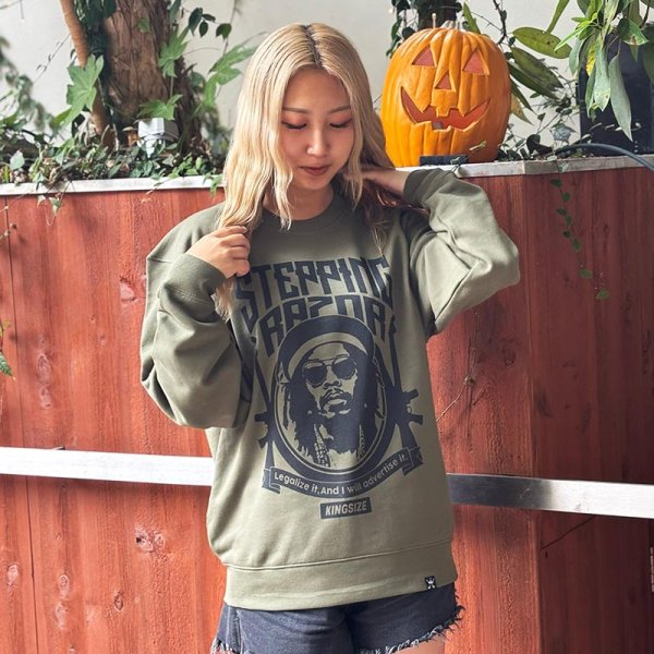 画像10: 【ラストMのみ】KINGSIZE(キングサイズ)“STEPPING RAZOR CREW SWEAT” (10)