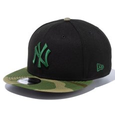 画像1: 【2026.02.06再入荷】NEWERA（ニューエラ）“9FIFTY ニューヨーク・ヤンキース ブラック × ホリーリーフ ウッドランドカモバイザー” (1)
