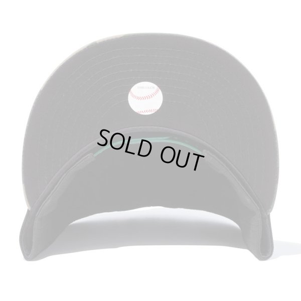 画像3: 【2025.04.09再入荷】NEWERA（ニューエラ）“9FIFTY ニューヨーク・ヤンキース ブラック × ホリーリーフ ウッドランドカモバイザー” (3)