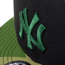 画像5: 【2026.02.06再入荷】NEWERA（ニューエラ）“9FIFTY ニューヨーク・ヤンキース ブラック × ホリーリーフ ウッドランドカモバイザー” (5)