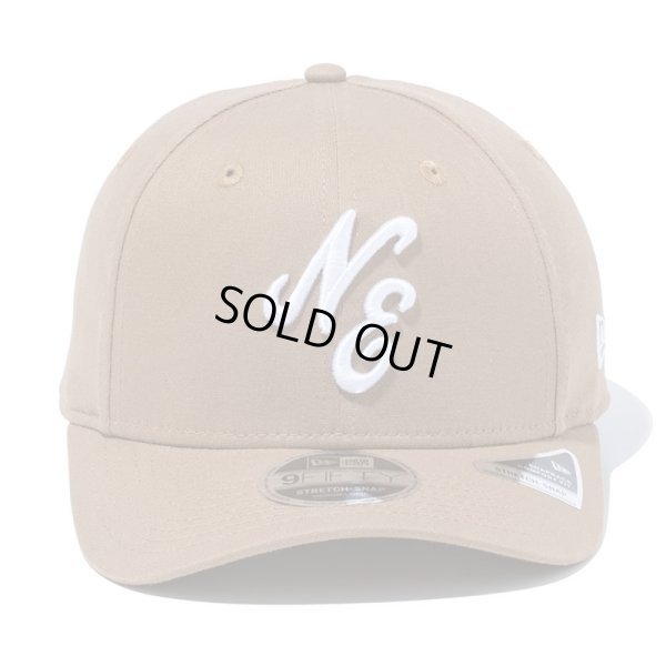 画像2: NEWERA(ニューエラ)“9FIFTY ストレッチスナップ クラシックロゴ カーキ × ホワイト” (2)