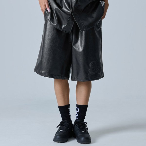 画像1: FUBU（フブ） “FAUX LEATHER SHORT PANTS” (1)