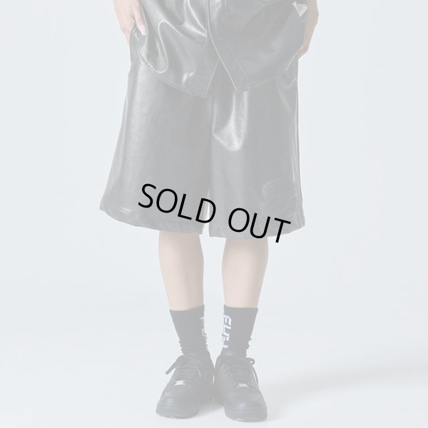 画像1: FUBU(フブ) “FAUX LEATHER SHORT PANTS” (1)