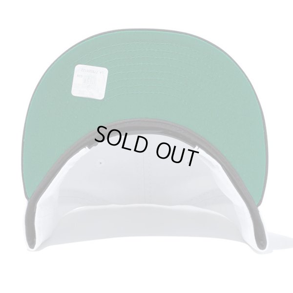 画像4: NEWERA（ニューエラ）“9FIFTY ラスベガス・レイダースシールドロゴ ホワイト × ブラック ブラックバイザー” (4)