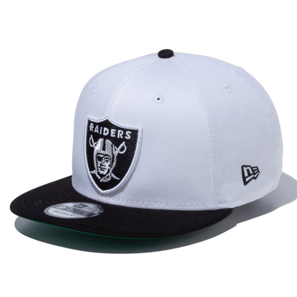 画像2: NEWERA（ニューエラ）“9FIFTY ラスベガス・レイダースシールドロゴ ホワイト × ブラック ブラックバイザー” (2)