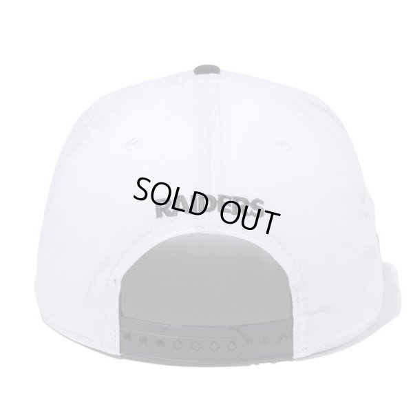 画像3: NEWERA（ニューエラ）“9FIFTY ラスベガス・レイダースシールドロゴ ホワイト × ブラック ブラックバイザー” (3)