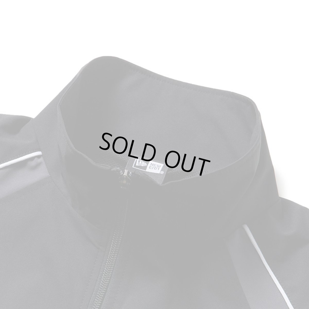 画像4: NEWERA（ニューエラ）“オーバーサイズド パイピング トラックジャケット ブラック/グレー | パフォーマンスアパレル” (4)