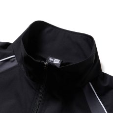 画像4: NEWERA（ニューエラ）“オーバーサイズド パイピング トラックジャケット ブラック/グレー | パフォーマンスアパレル” (4)