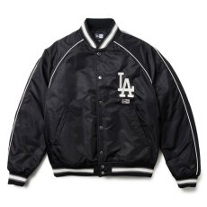画像1: NEWERA（ニューエラ）“ナイロン バーシティージャケット ロサンゼルス・ドジャース ブラック” (1)