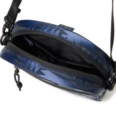 画像9: NEWERA（ニューエラ） “スクエア ショルダーポーチ 1.5L Pendleton ペンドルトン ネイビー” (9)