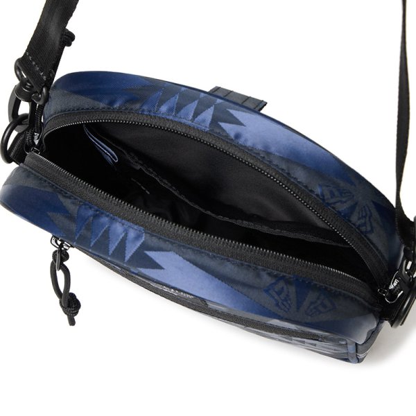 画像9: NEWERA（ニューエラ） “スクエア ショルダーポーチ 1.5L Pendleton ペンドルトン ネイビー” (9)