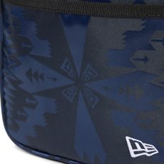 画像10: NEWERA（ニューエラ） “スクエア ショルダーポーチ 1.5L Pendleton ペンドルトン ネイビー” (10)