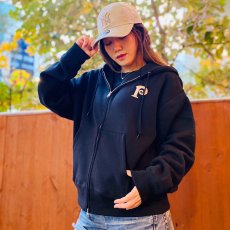 画像11: PeeTee. (ピーティー) “PEE LOGO BOX ZIP HOODIE” (11)