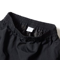 画像4: [レディース] NEWERA（ニューエラ）“Women's ナイロン ドローストリング スカート ブラック” (4)