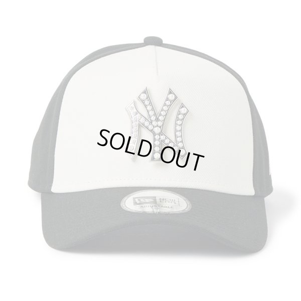 画像2: NEWERA（ニューエラ）“9FORTY A-Frame MLB パール バッジ Pearl Badge ニューヨーク・ヤンキース ブラック/クロームホワイト” (2)