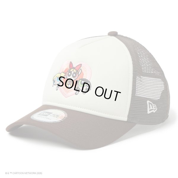 画像1: NEWERA（ニューエラ）“9FORTY A-Frame Trucker The Powerpuff Girls パワーパフ ガールズ ハート クロームホワイト/バーントウッド” (1)