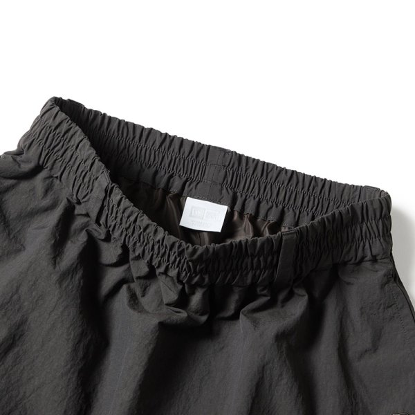 画像4: [レディース] NEWERA（ニューエラ）“Women's ナイロン ドローストリング スカート チャコールグレー” (4)