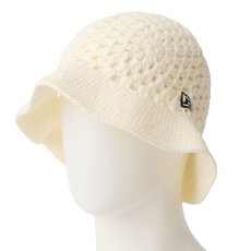 画像2: NEWERA（ニューエラ）“クロシェ ニットバケット オフホワイト” (2)