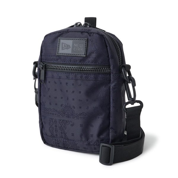 画像1: NEWERA（ニューエラ） “ショルダーポーチ 1.7L ネイビーペイズリー” (1)