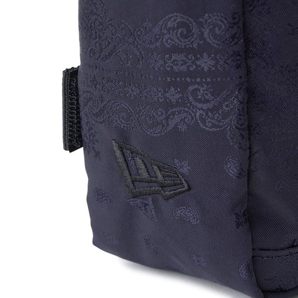 画像8: NEWERA（ニューエラ） “ショルダーポーチ 1.7L ネイビーペイズリー” (8)
