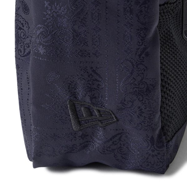 画像11: NEWERA（ニューエラ） “ショルダーポーチ ラージ 2L ネイビーペイズリー” (11)