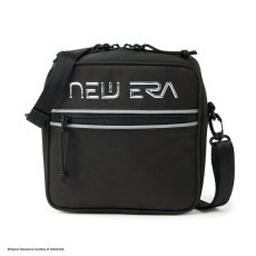 画像2: NEWERA（ニューエラ） “スクエア ショルダーポーチ 1.5L HAJIME SORAYAMA TPUロゴ ブラック” (2)