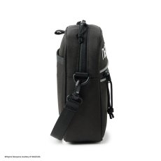画像4: NEWERA（ニューエラ） “スクエア ショルダーポーチ 1.5L HAJIME SORAYAMA TPUロゴ ブラック” (4)
