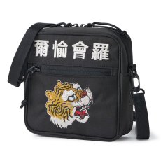 画像1: NEWERA（ニューエラ） “スクエアショルダーポーチ 1.5L kansaï yamamoto 虎 爾愉會羅 ブラック” (1)