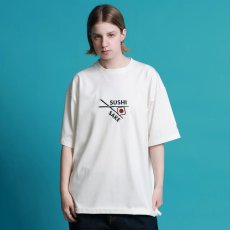 画像14: 【2026.04.15再入荷】YOIDORE (ヨイドレ) “寿司と酒 TEE” (14)