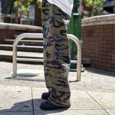 画像17: KINGSIZE（キングサイズ）“DAMAGE CAMO BARREL PANTS” (17)