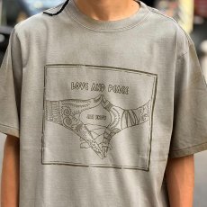 画像9: PeeTee. (ピーティー) “LOVE AND PEACE VINTAGE TEE” (9)