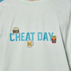 画像16: YOIDORE (ヨイドレ) “ビールとジャンクフード TEE” (16)