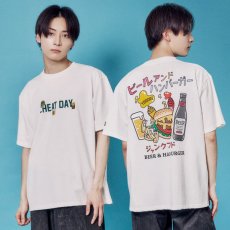画像1: YOIDORE (ヨイドレ) “ビールとジャンクフード TEE” (1)